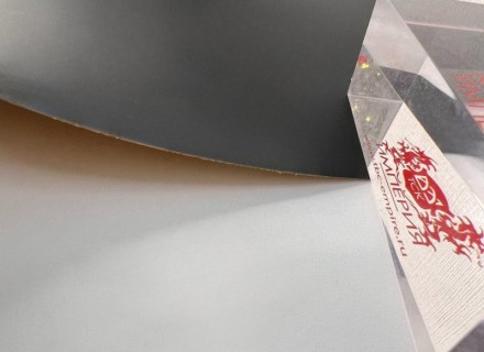 Двухслойный (двухцветный) пластик с клеевым слоем для лазерной гравировки IRROX DESIGN SF70 0,35 мм, черно-белый (аналог Rowmark)
